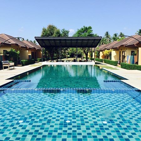 Green Adamas Resort Chumphon Bagian luar foto