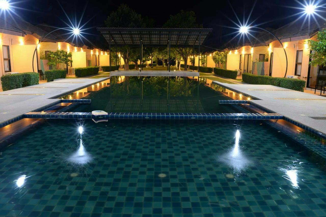 Green Adamas Resort Chumphon Bagian luar foto
