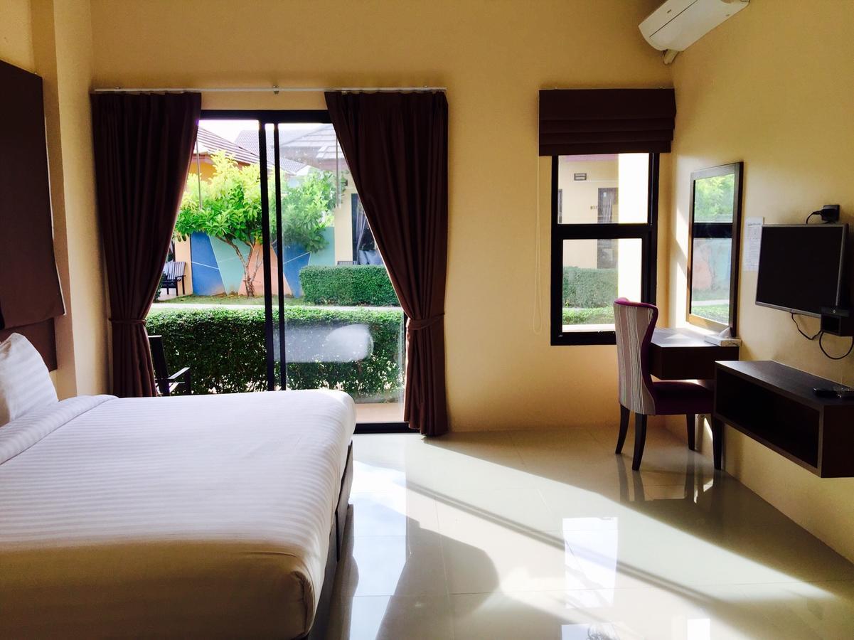 Green Adamas Resort Chumphon Bagian luar foto