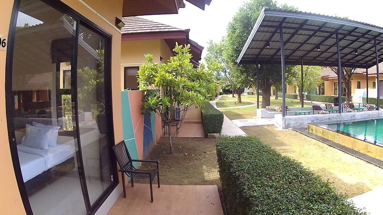 Green Adamas Resort Chumphon Bagian luar foto