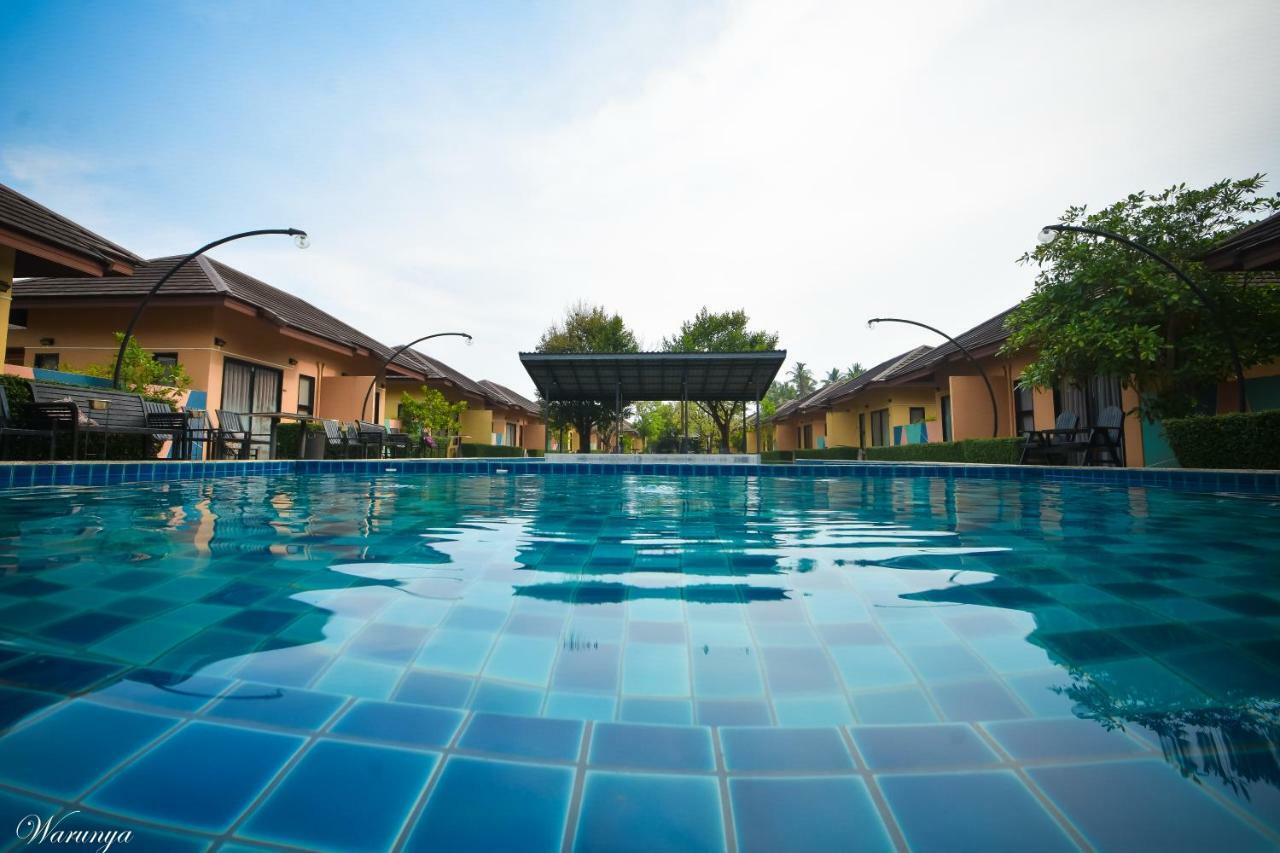Green Adamas Resort Chumphon Bagian luar foto